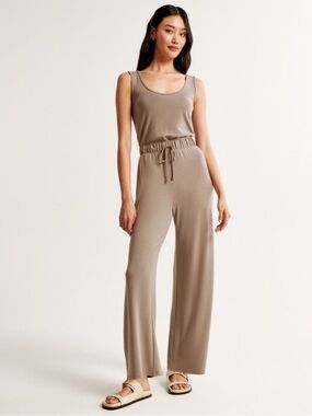 ABERCROMBIE Lounge Scoopneck Jumpsuit - Taupe